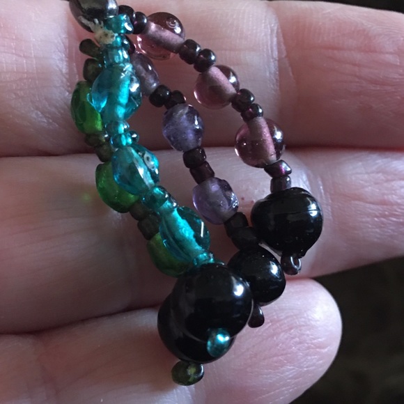 Glass bead & seed bead dangle fish hook earrings - Picture 3 of 3